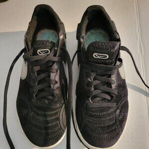 CHILDRENS NIKE SNEAKERS